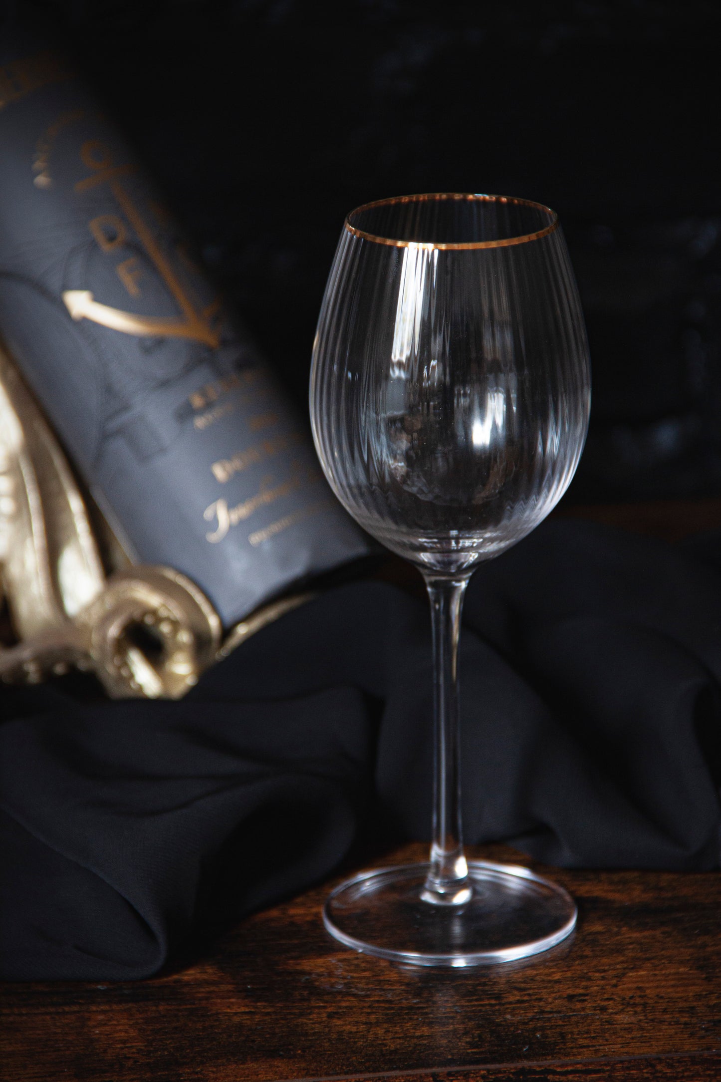 Traditional Wine Glasses with Gold Rims - Set of 2