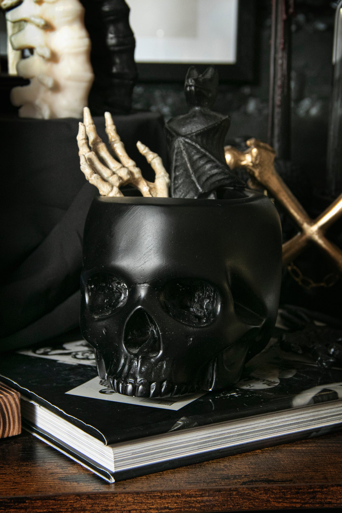 Jawless Skull Pot in Black - The Blackened Teeth